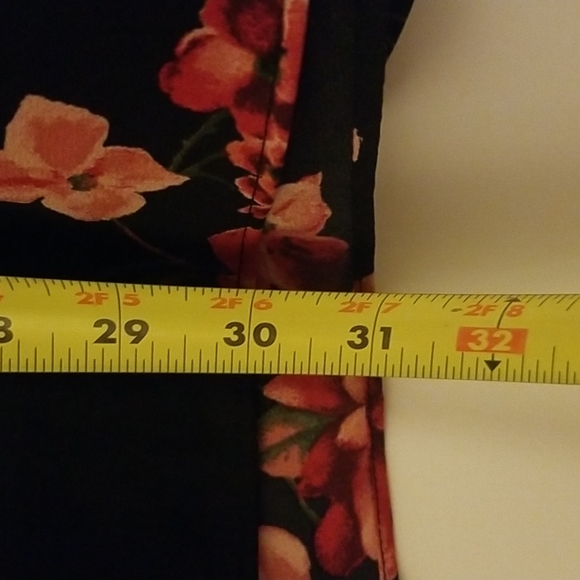 All over long sleeve floral tunic. - Picture 6 of 7